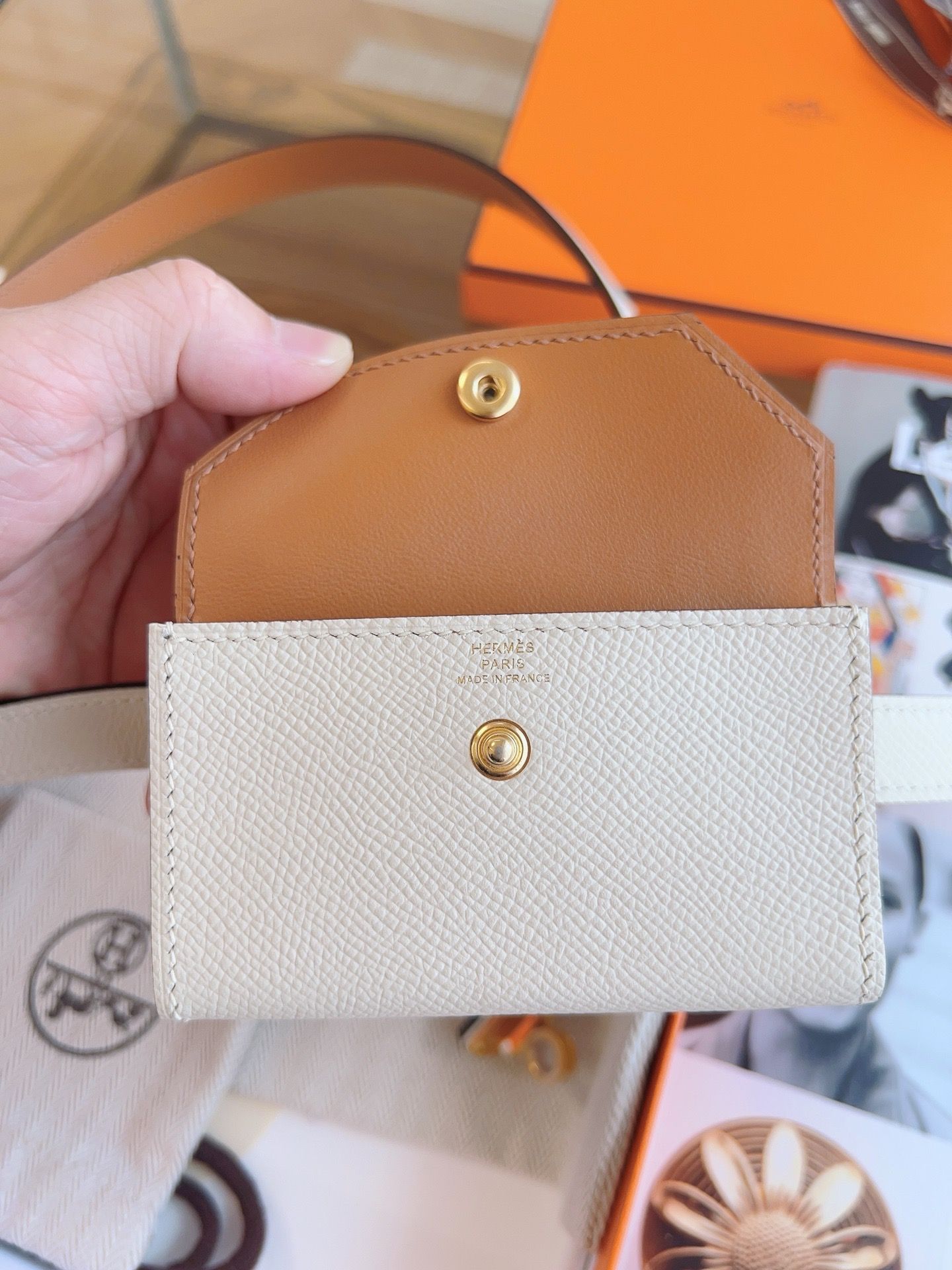 Hermes Kelly Pocket 18 Belt in White Epsom Calfkin - Image 5