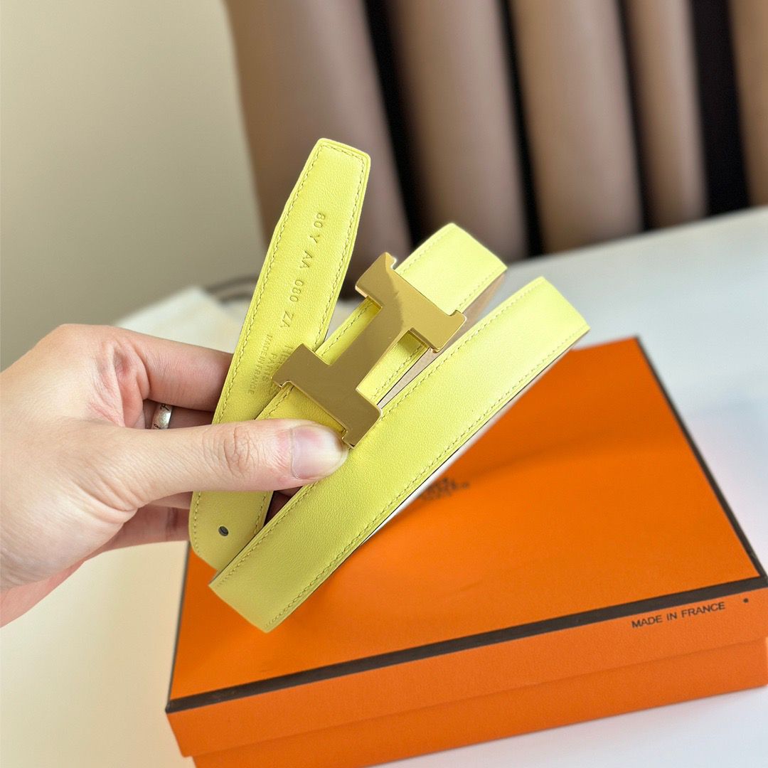 Hermes Mini Constance 24mm Belt in White Epsom Leather and Yellow Swift Leather - Image 5