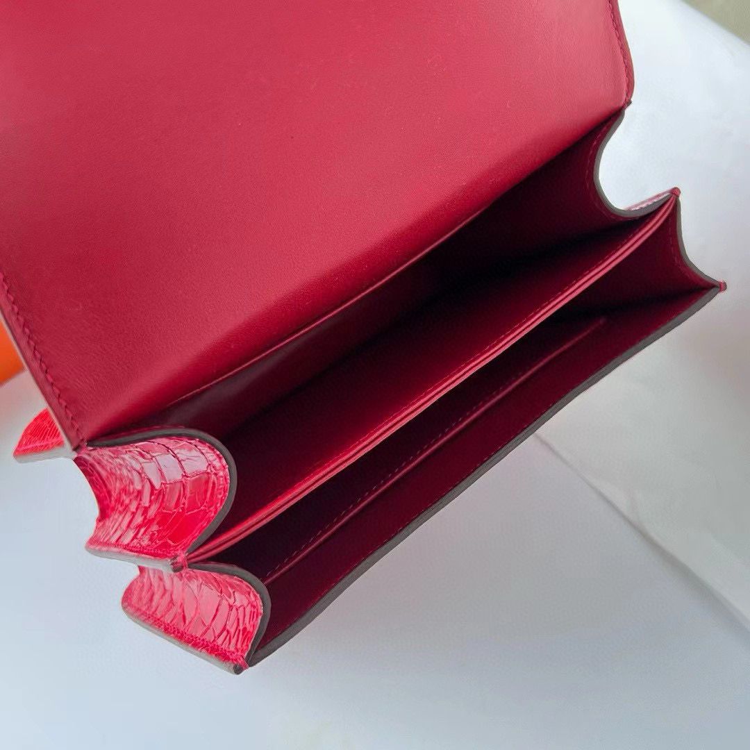 Hermes Constance 18 Handmade Bag In Red Shiny Alligator Leather - Image 9