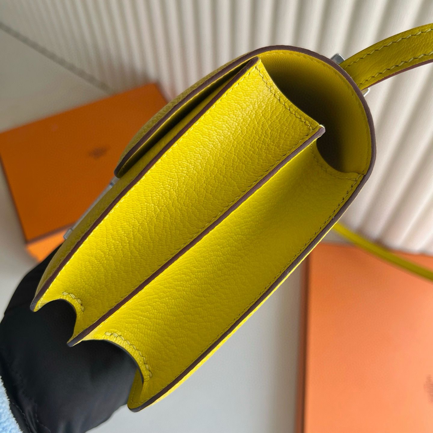 Hermes Constance 18 Handmade Bag in Jaune Naples Chevre Mysore Leather - Image 5
