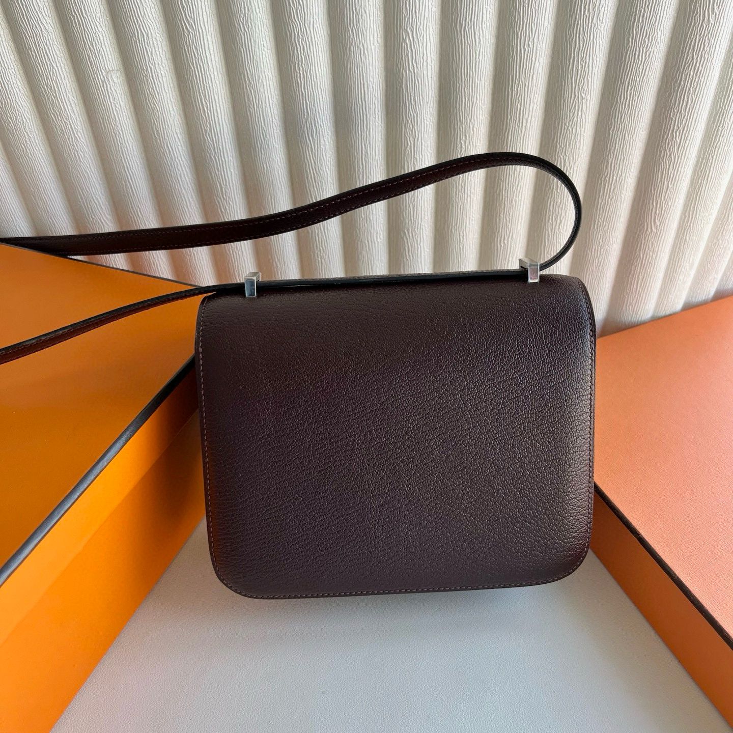 Hermes Constance 18 Handmade Bag in Rouge H Chevre Mysore Leather - Image 5