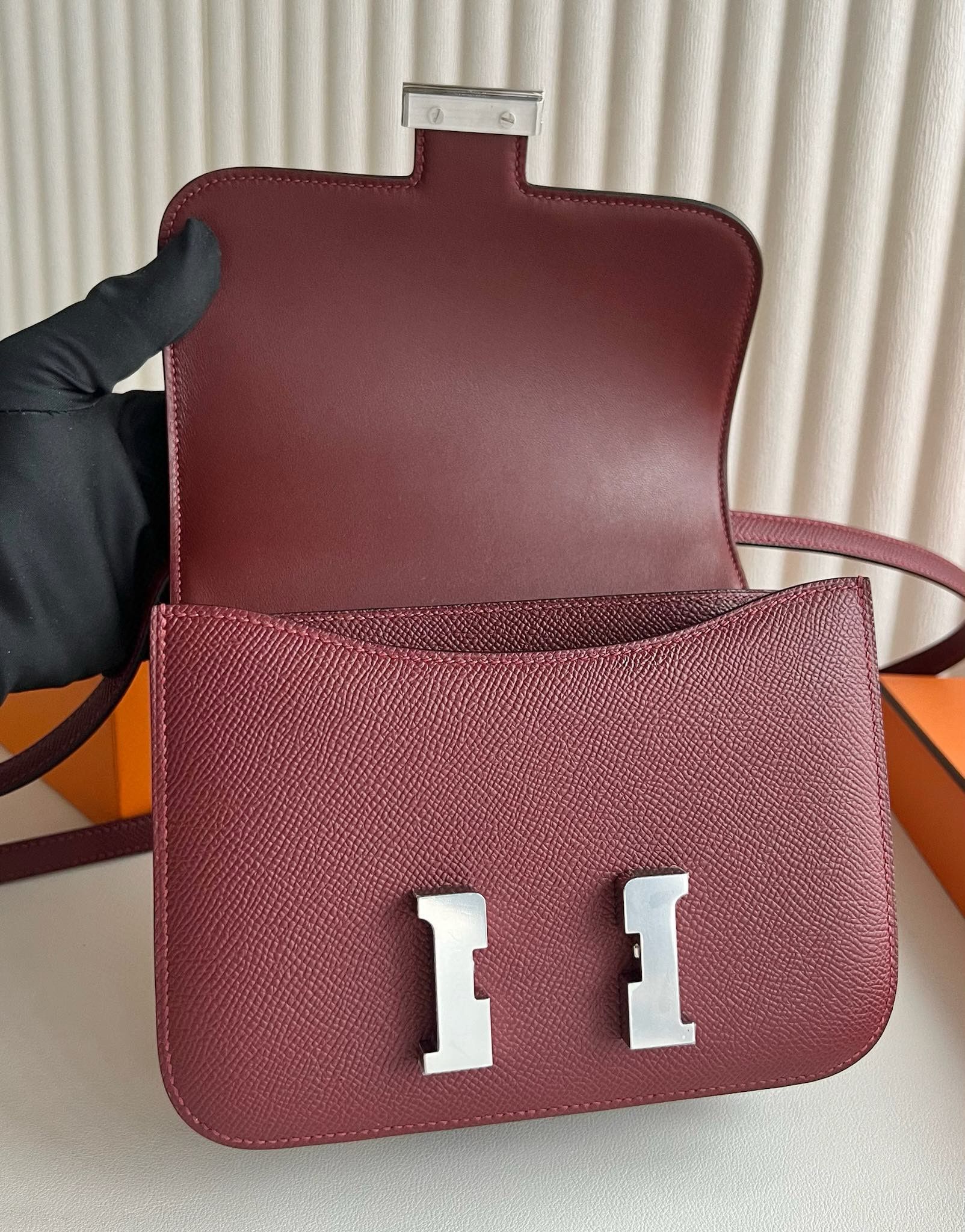 Hermes Constance 18 Handmade Bag in Rouge H Epsom Calfskin - Image 6