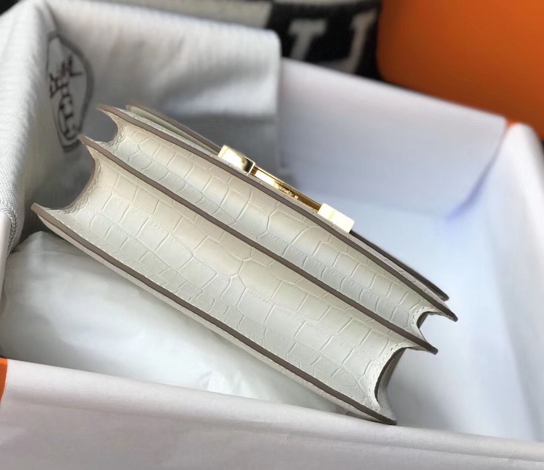 Hermes Constance 24cm Bag In White Embossed Crocodile - Image 5