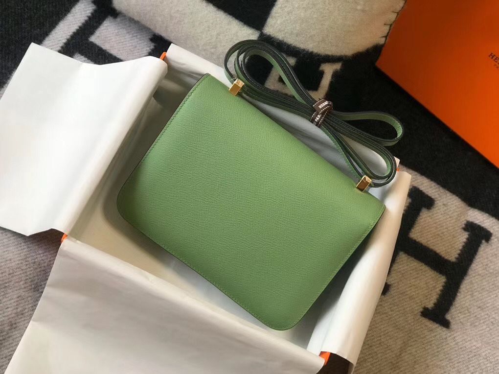 Hermes Constance 24 Handmade Bag In Vert Criquet Epsom Leather - Image 3