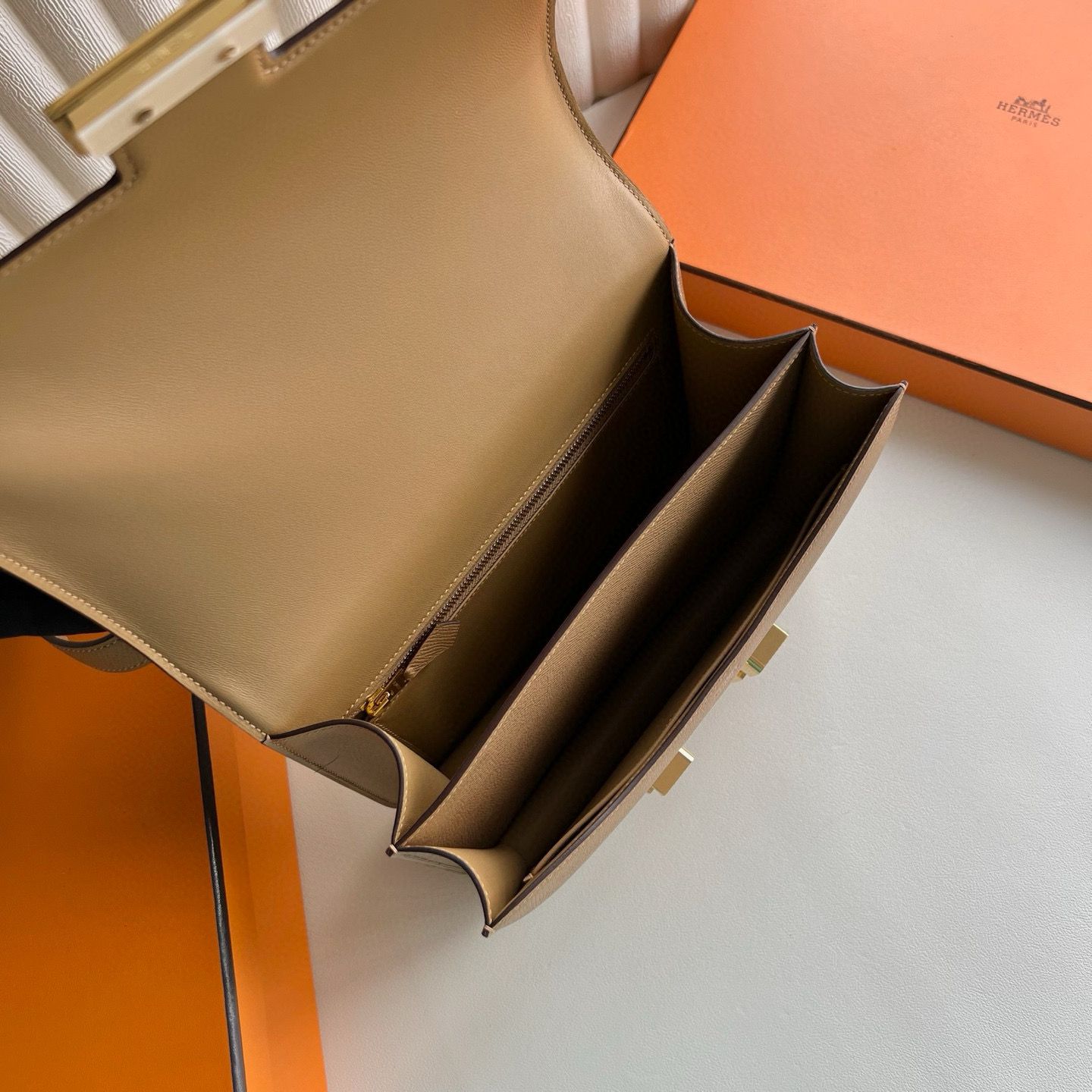 Hermes Constance 24 Handmade Bag in Chai Epsom Calfskin - Image 6