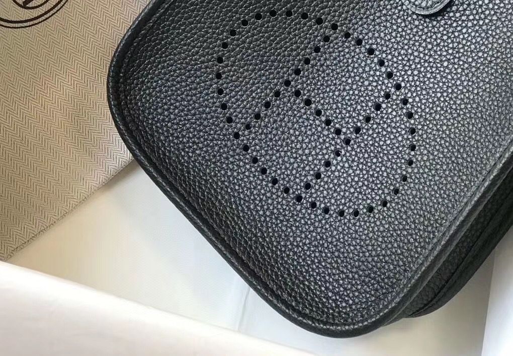 Hermes Evelyne III TPM Bag In Black Clemence Leather - Image 6