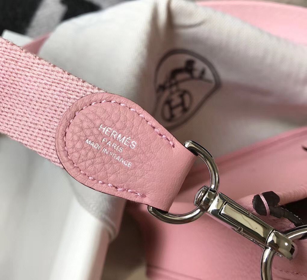 Hermes Evelyne III TPM Bag In Pink Clemence Leather - Image 9