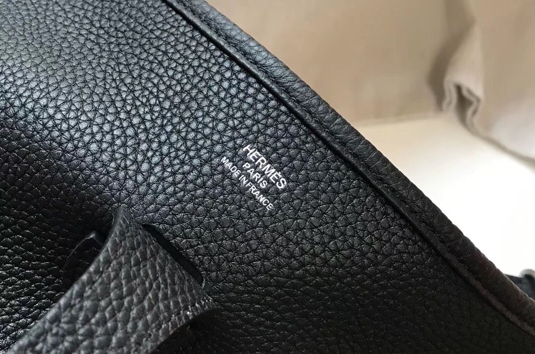 Hermes Evelyne III 29 PM Bag In Black Clemence Leather - Image 3