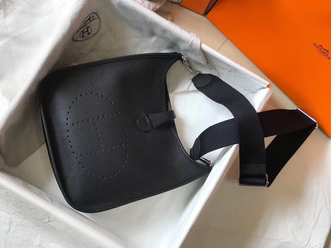 Hermes Evelyne III 29 PM Bag In Black Clemence Leather - Image 7