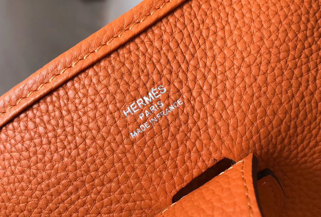Hermes Evelyne III 29 PM Bag In Orange Clemence Leather - Image 4