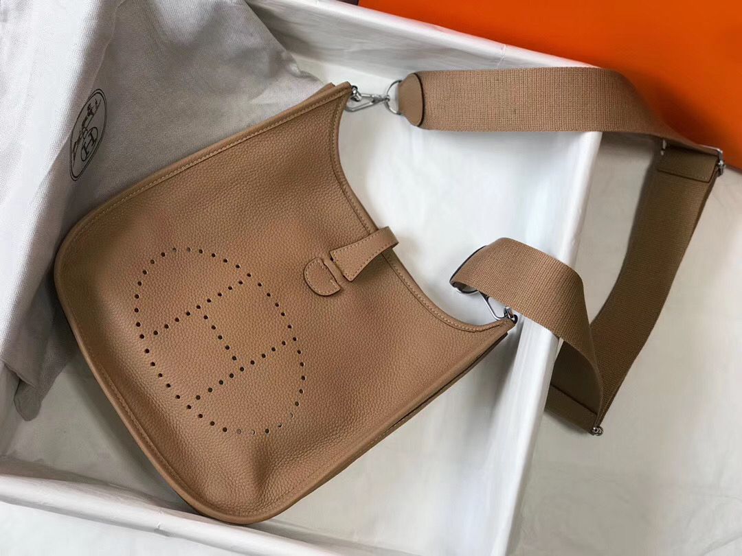 Hermes Evelyne III 29 PM Bag In Trench Clemence Leather - Image 5