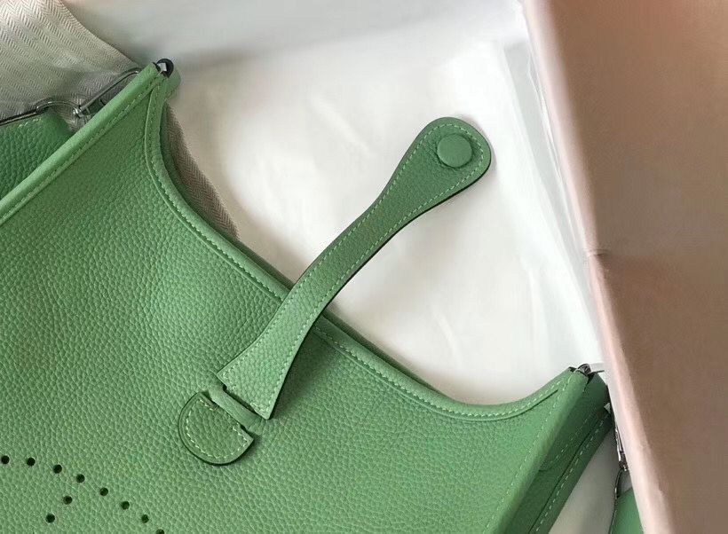 Hermes Evelyne III 29 PM Bag In Vert Criquet Clemence Leather - Image 9