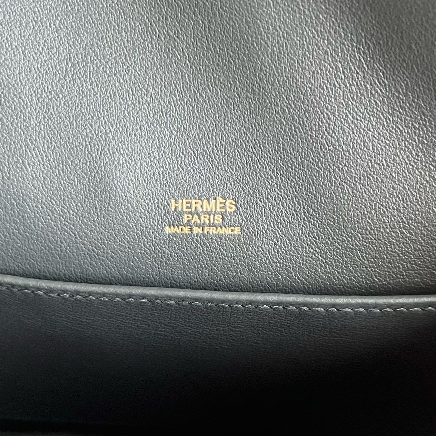 Hermes Geta Handmade Bag in Graphite Chevre Mysore Leather - Image 8