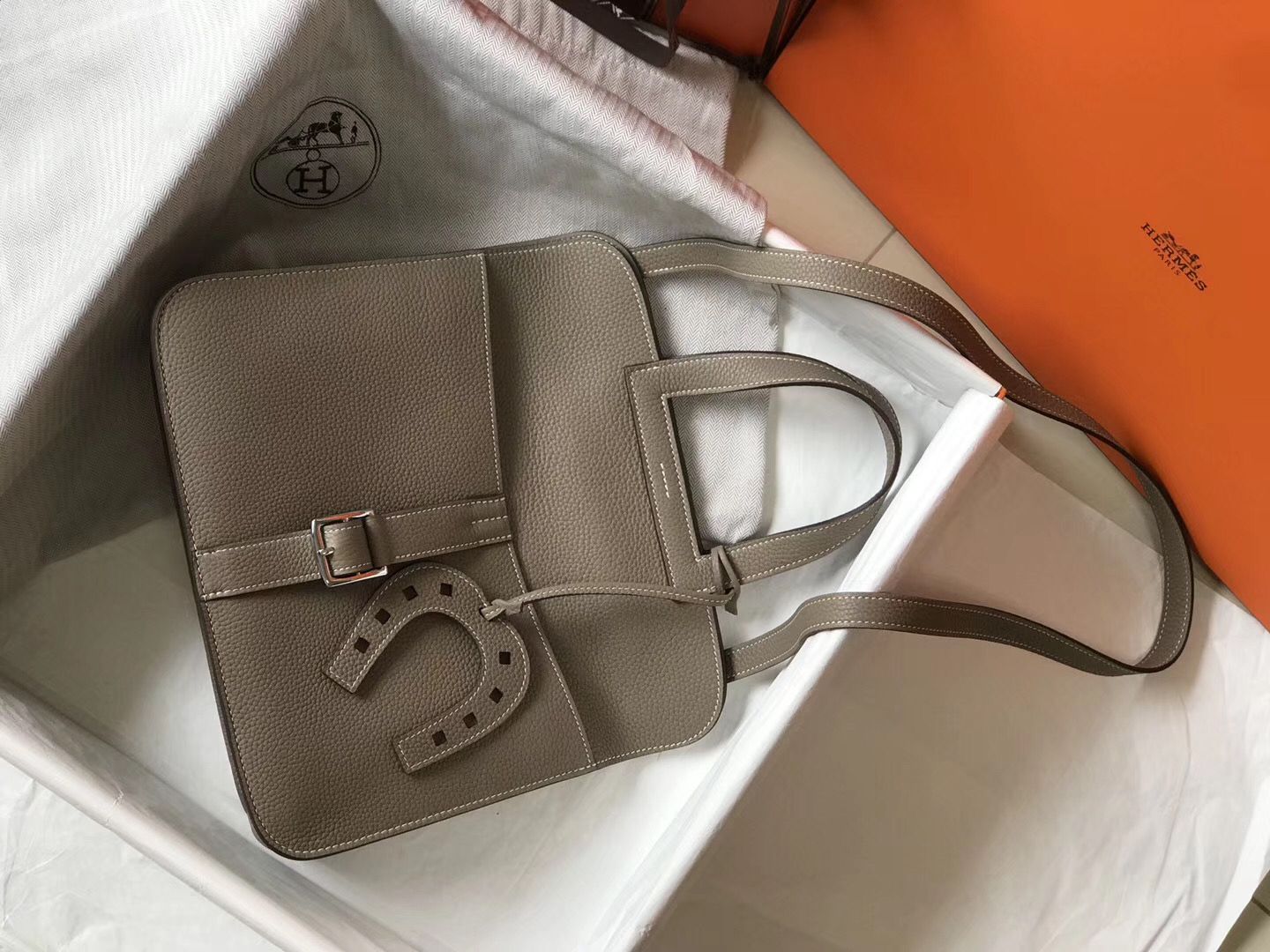 Hermes Halzan 31cm Bag In Grey Clemence Leather - Image 6