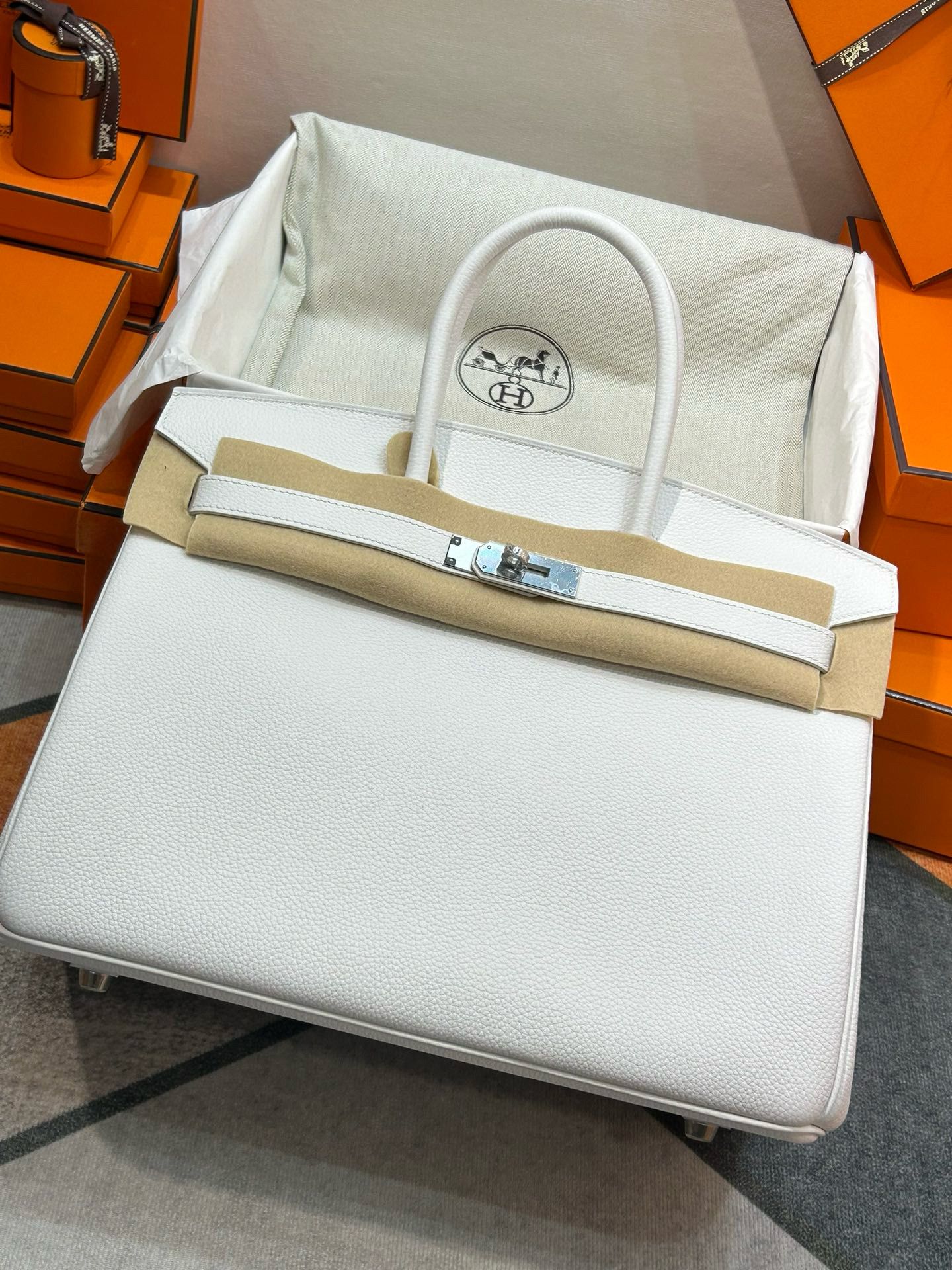 Hermes Birkin 35 Retourne Handmade Bag In White Clemence Leather - Image 4