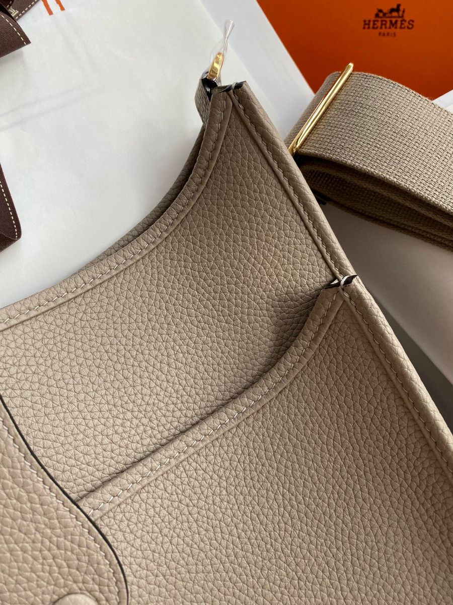 Hermes Evelyne III PM 29 Handmade Bag in Gris Asphalt Clemence Leather - Image 7