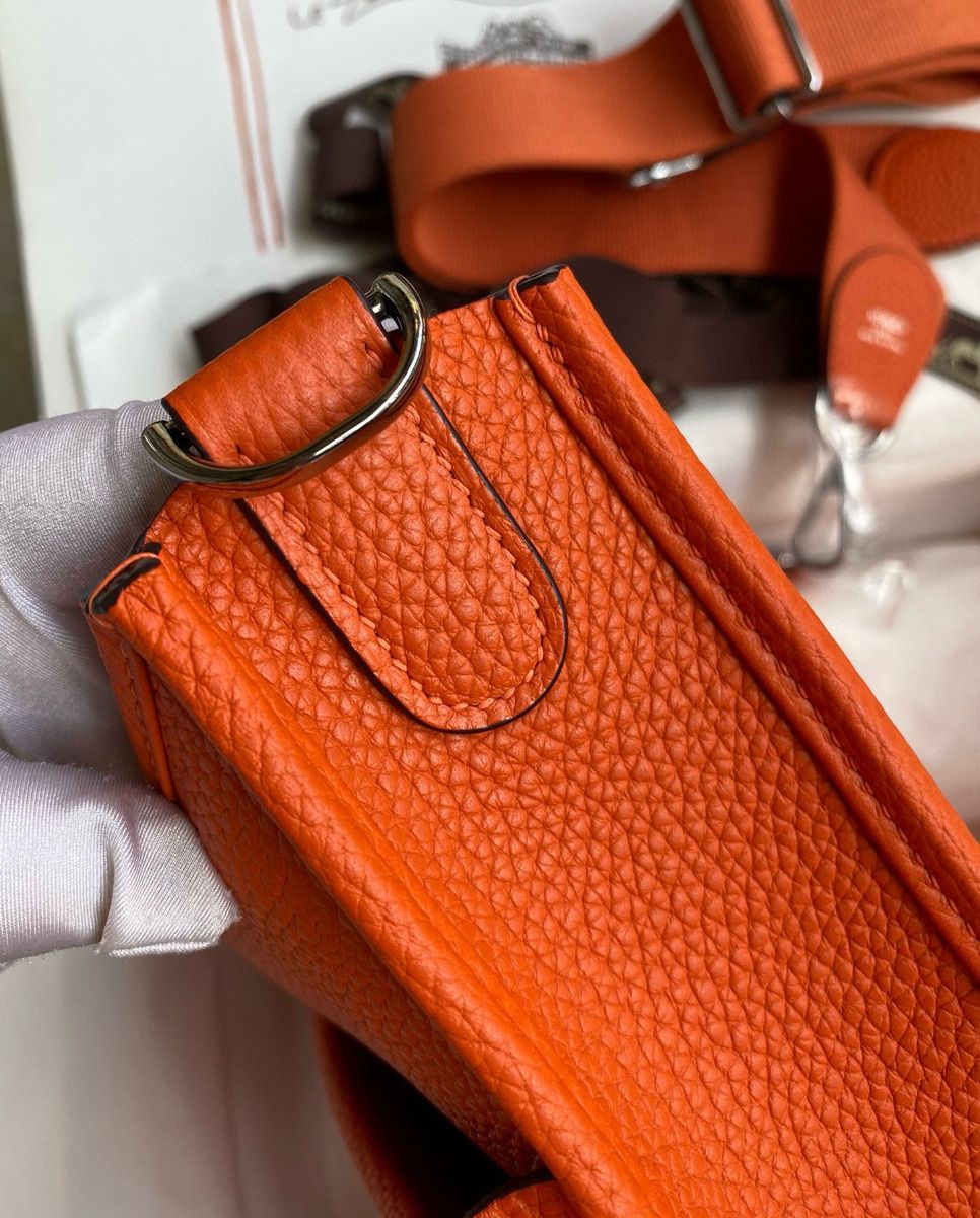 Hermes Evelyne III PM 29 Handmade Bag in Orange Clemence Leather - Image 9