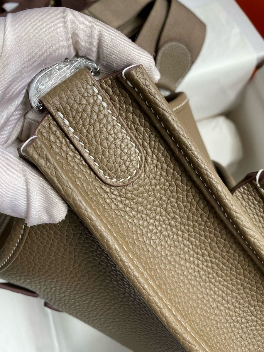 Hermes Evelyne III PM 29 Handmade Bag in Taupe Clemence Leather - Image 9