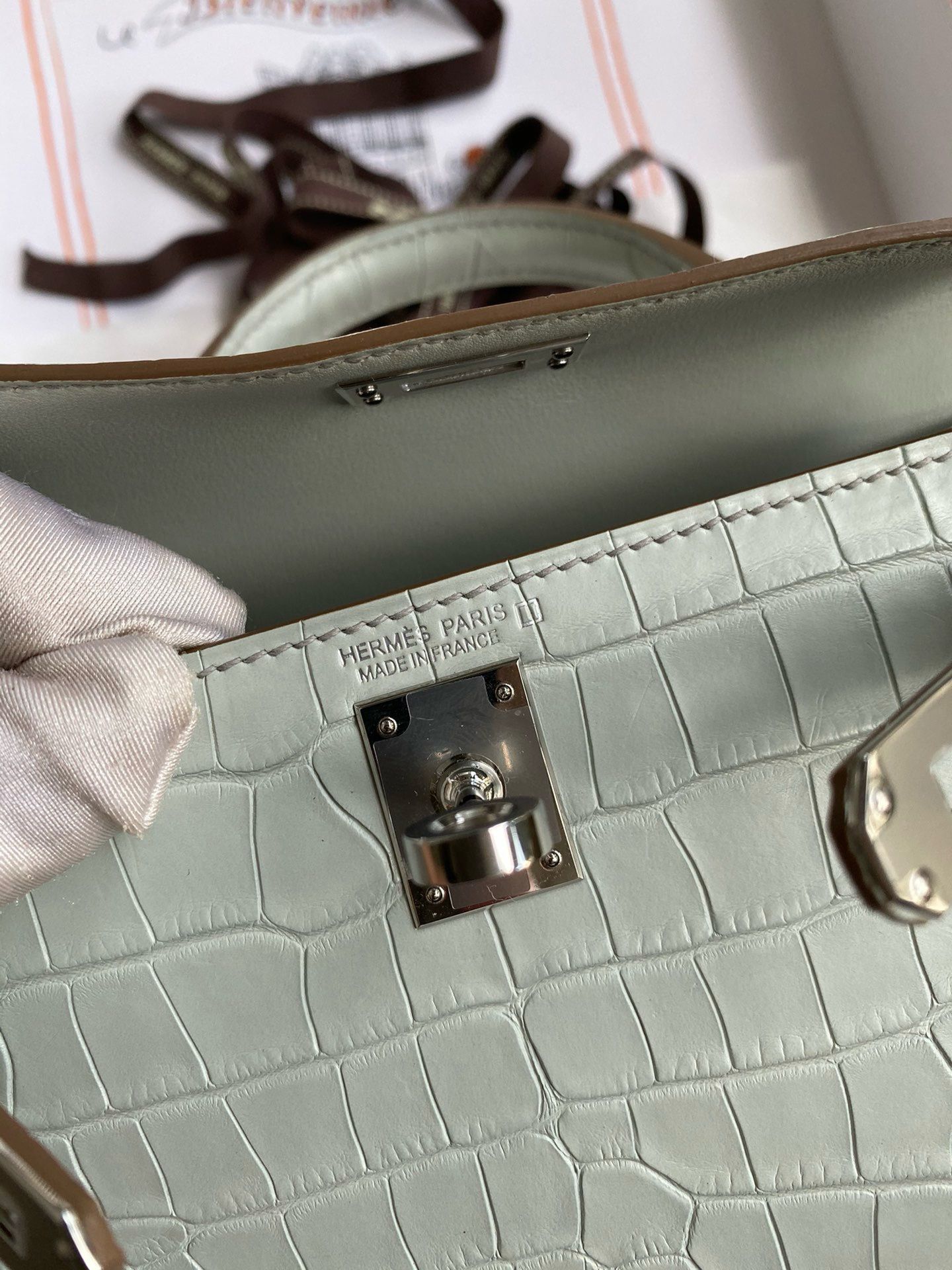 Hermes Kelly Mini II Sellier Handmade Bag In Gris Neve Matte Alligator Leather - Image 8