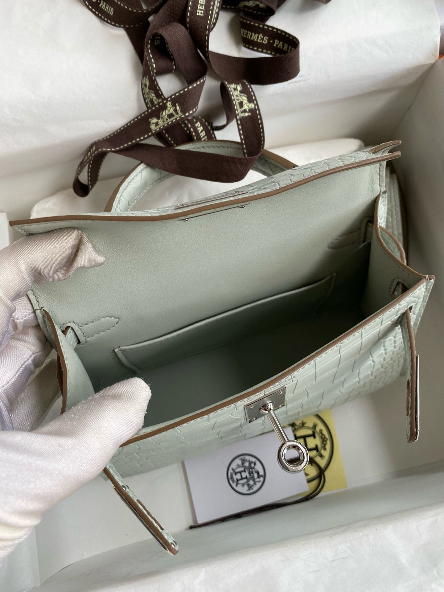 Hermes Kelly Mini II Sellier Handmade Bag In Gris Neve Matte Alligator Leather - Image 9