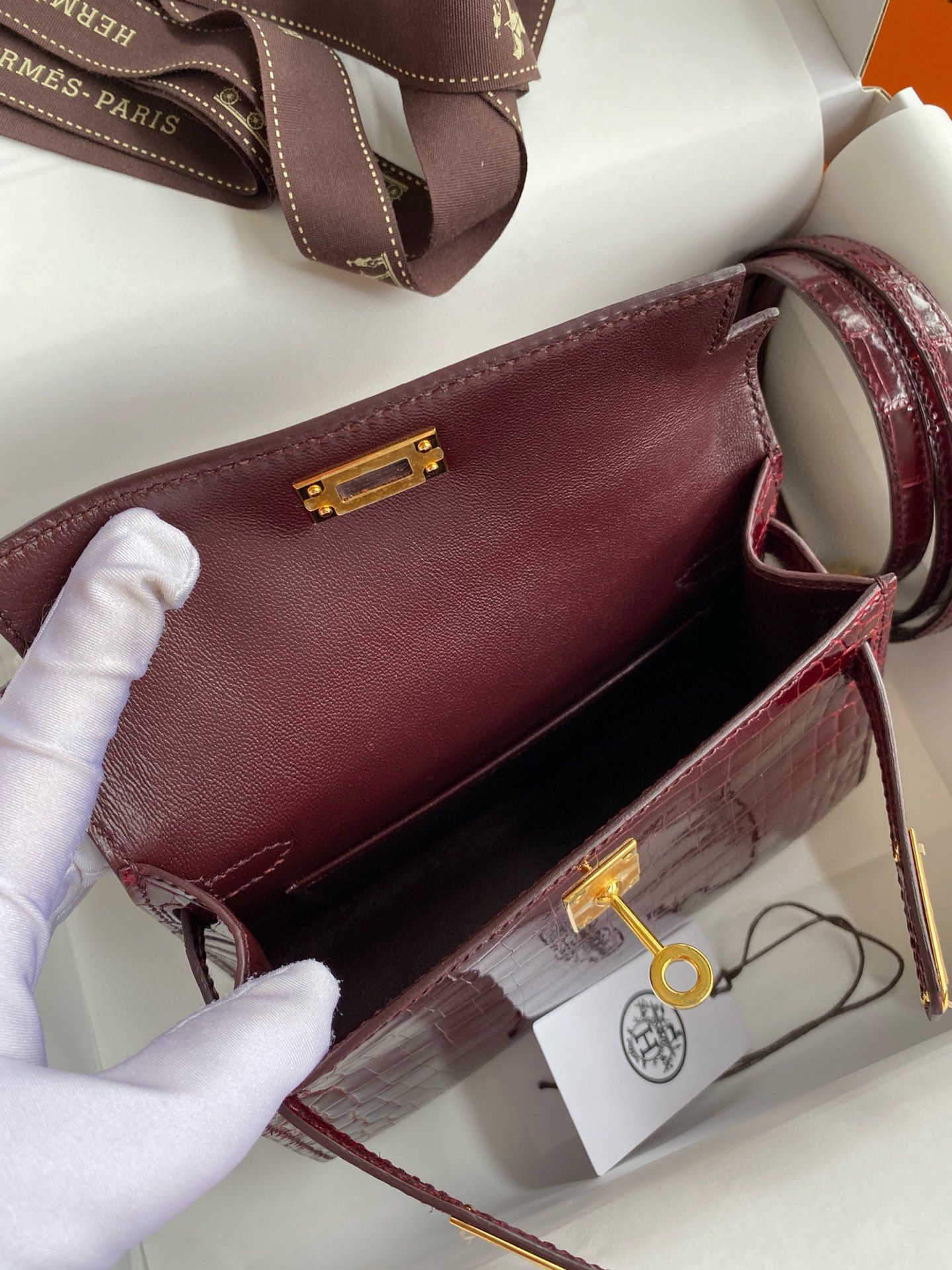 Hermes Kelly Mini II Sellier Handmade Bag in Bordeaux Shiny Alligator Leather - Image 9