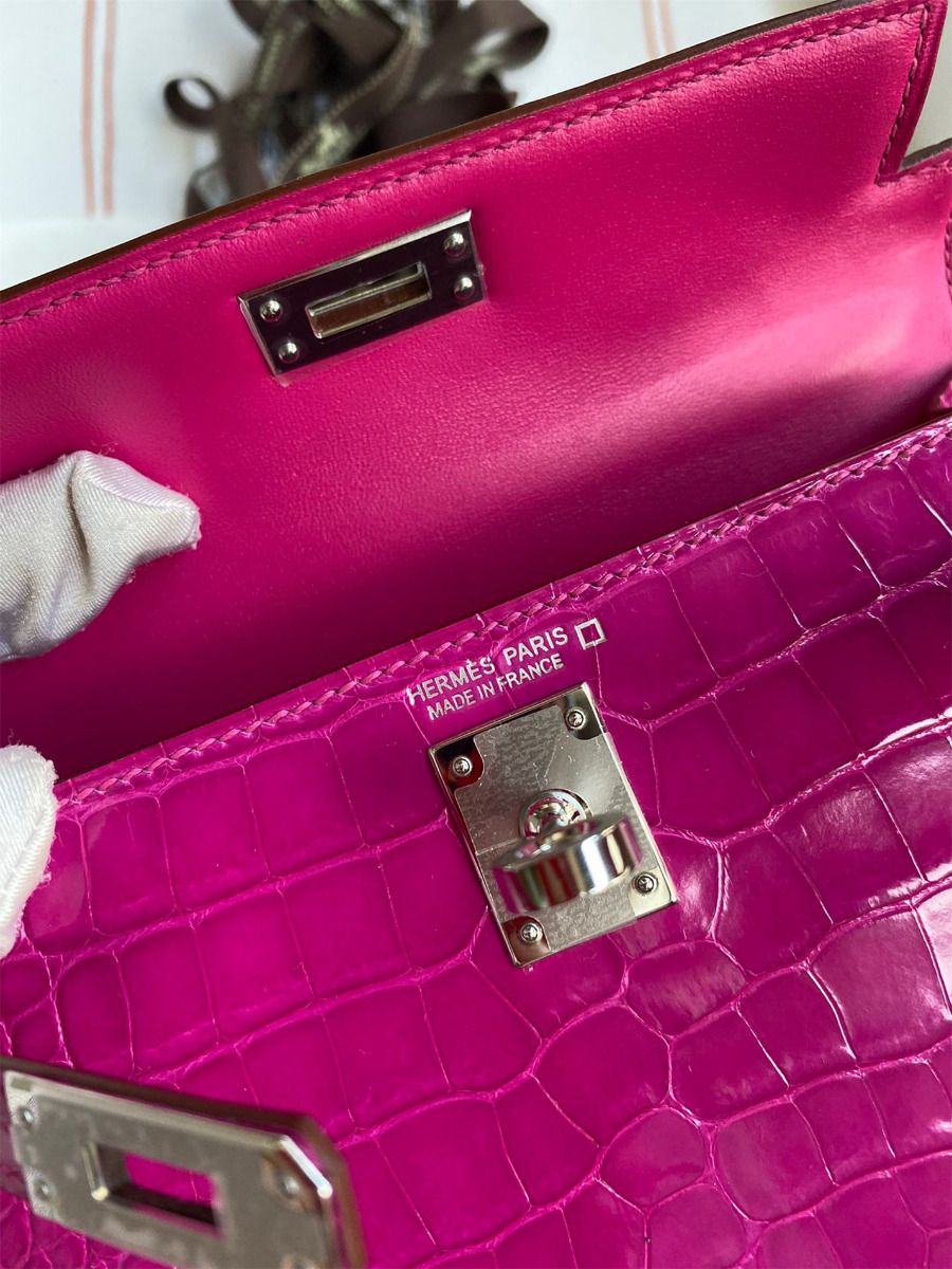 Hermes Kelly Mini II Sellier Handmade Bag In Rose Scheherazade Shiny Alligator Leather - Image 9