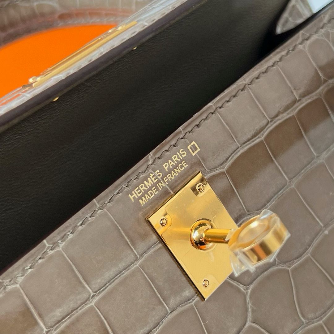 Hermes Kelly Mini II Sellier Handmade Bag in Taupe Shiny Alligator Leather - Image 9