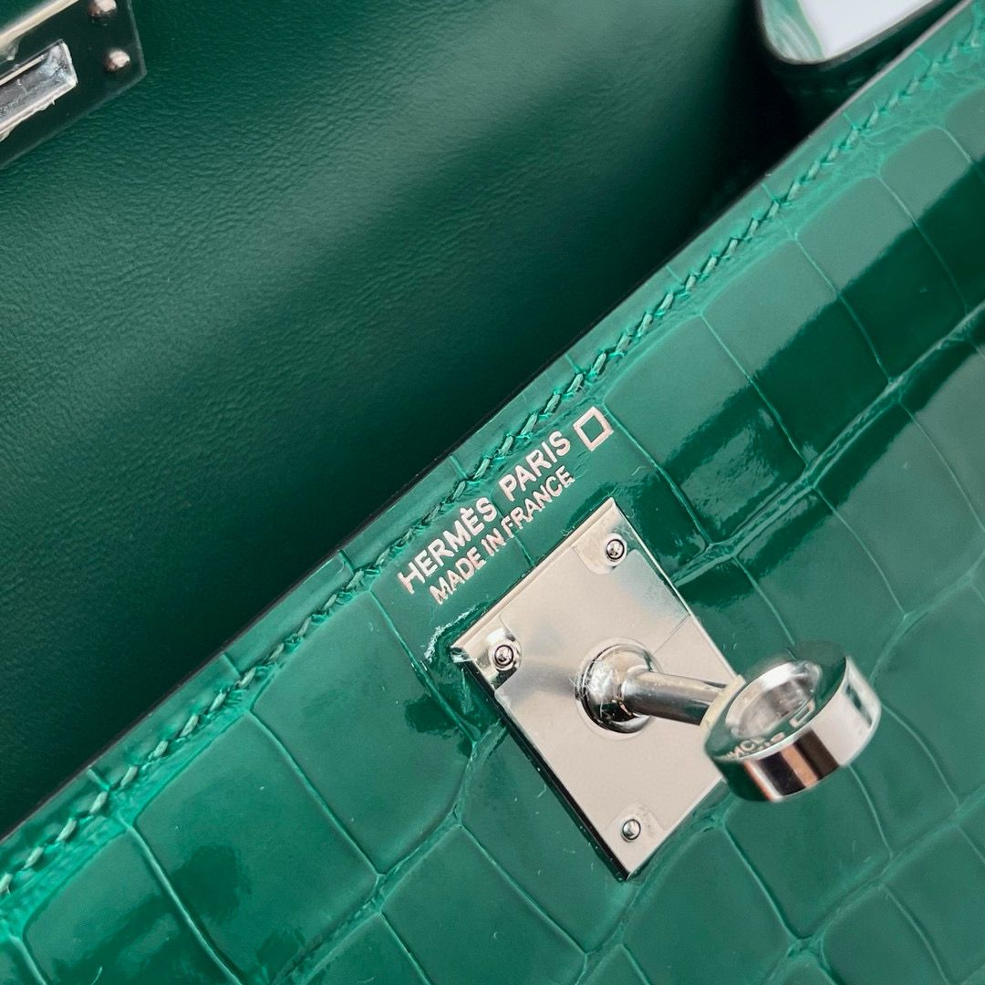 Hermes Kelly Mini II Sellier Handmade Bag in Vert Emeraude Shiny Alligator Leather - Image 8