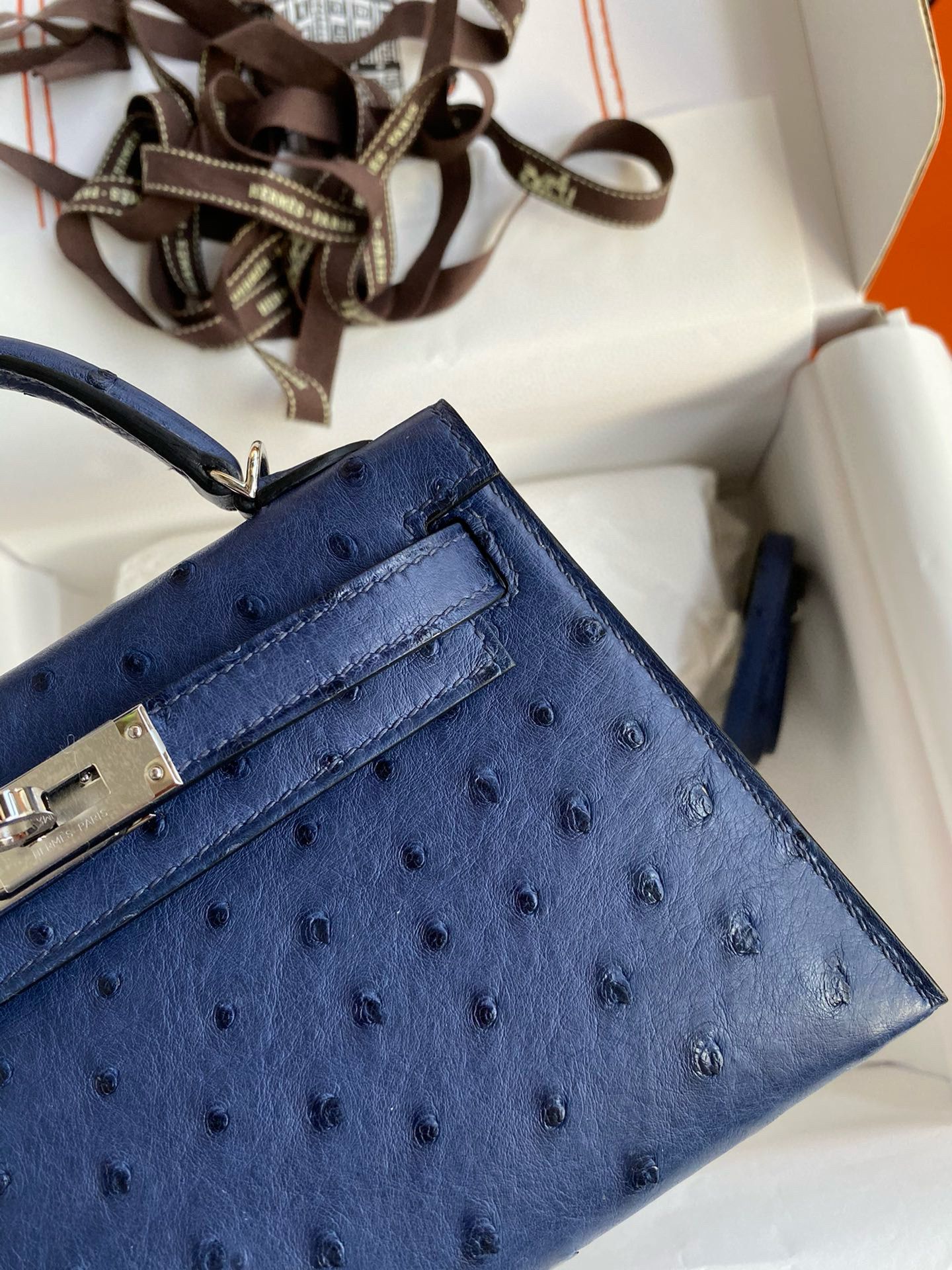 Hermes Kelly Mini II Sellier Handmade Bag In Blue Iris Ostrich Leather - Image 5