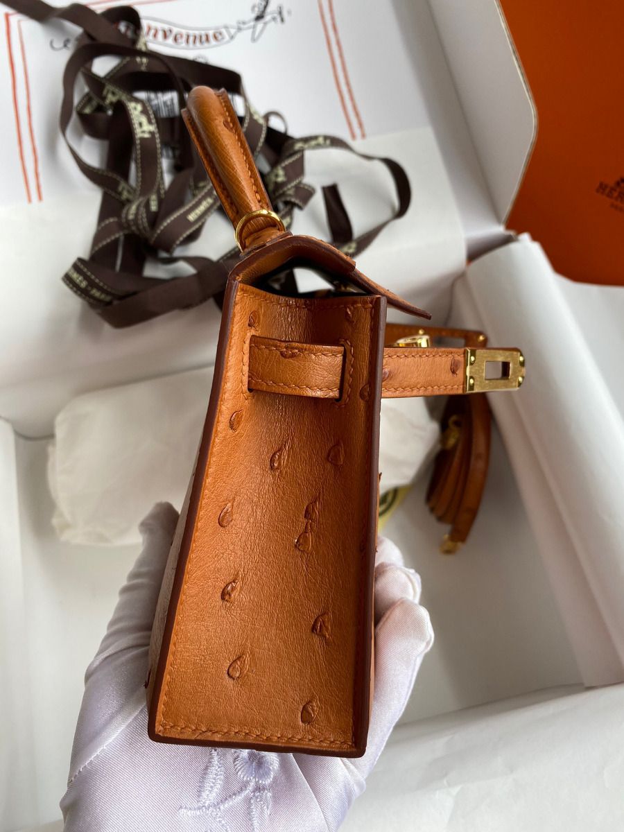 Hermes Kelly Mini II Sellier Handmade Bag In Gold Ostrich Leather - Image 7