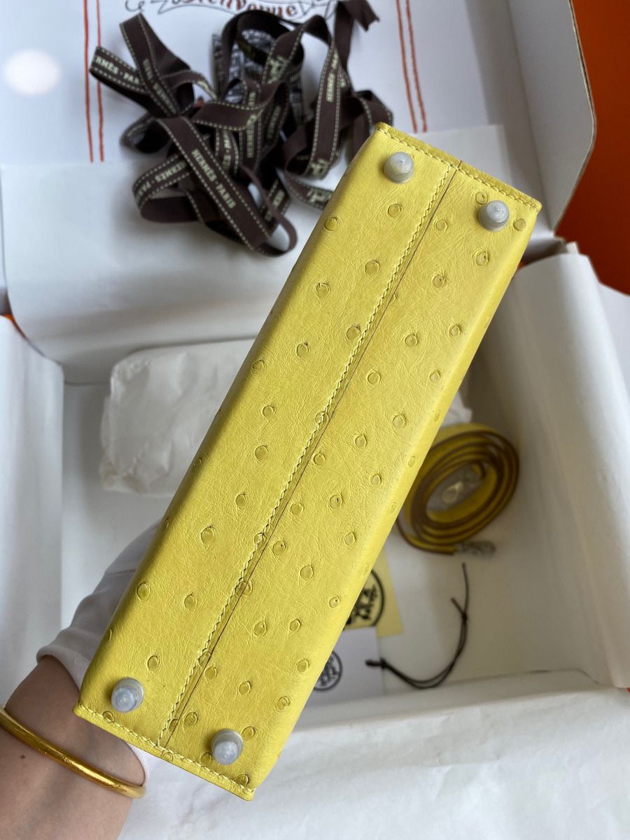 Hermes Kelly Mini II Sellier Handmade Bag In Lime Ostrich Leather - Image 4