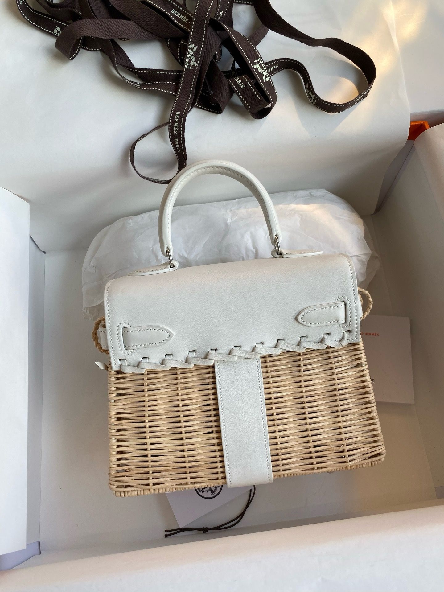 Hermes Picnic Kelly Mini 20 Bag in Wicker and White Swift Calfskin - Image 3