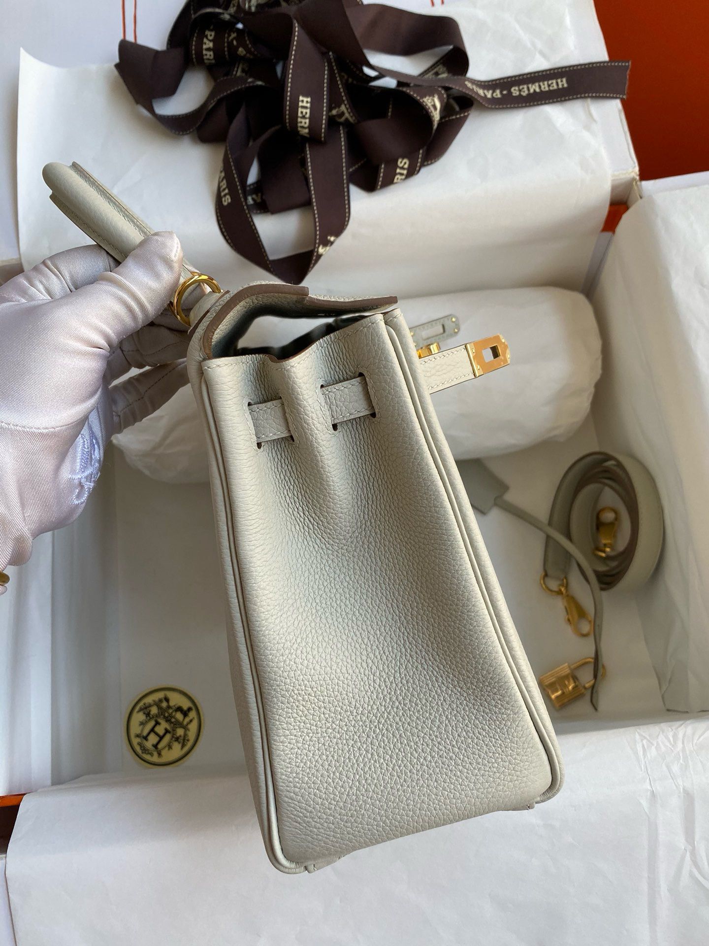 Hermes Kelly Retourne 25 Handmade Bag In Beton Clemence Leather - Image 6