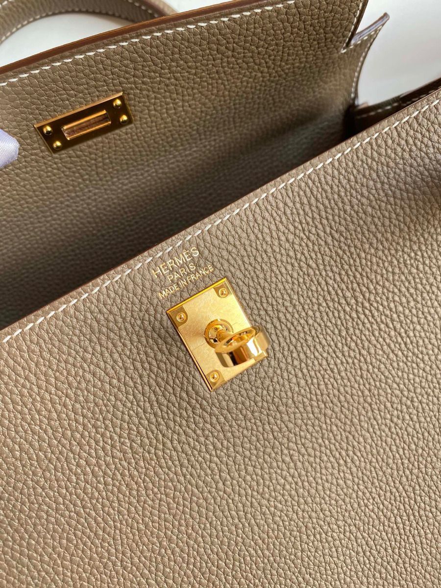 Hermes Kelly Retourne 25 Handmade Bag In Taupe Clemence Leather - Image 8
