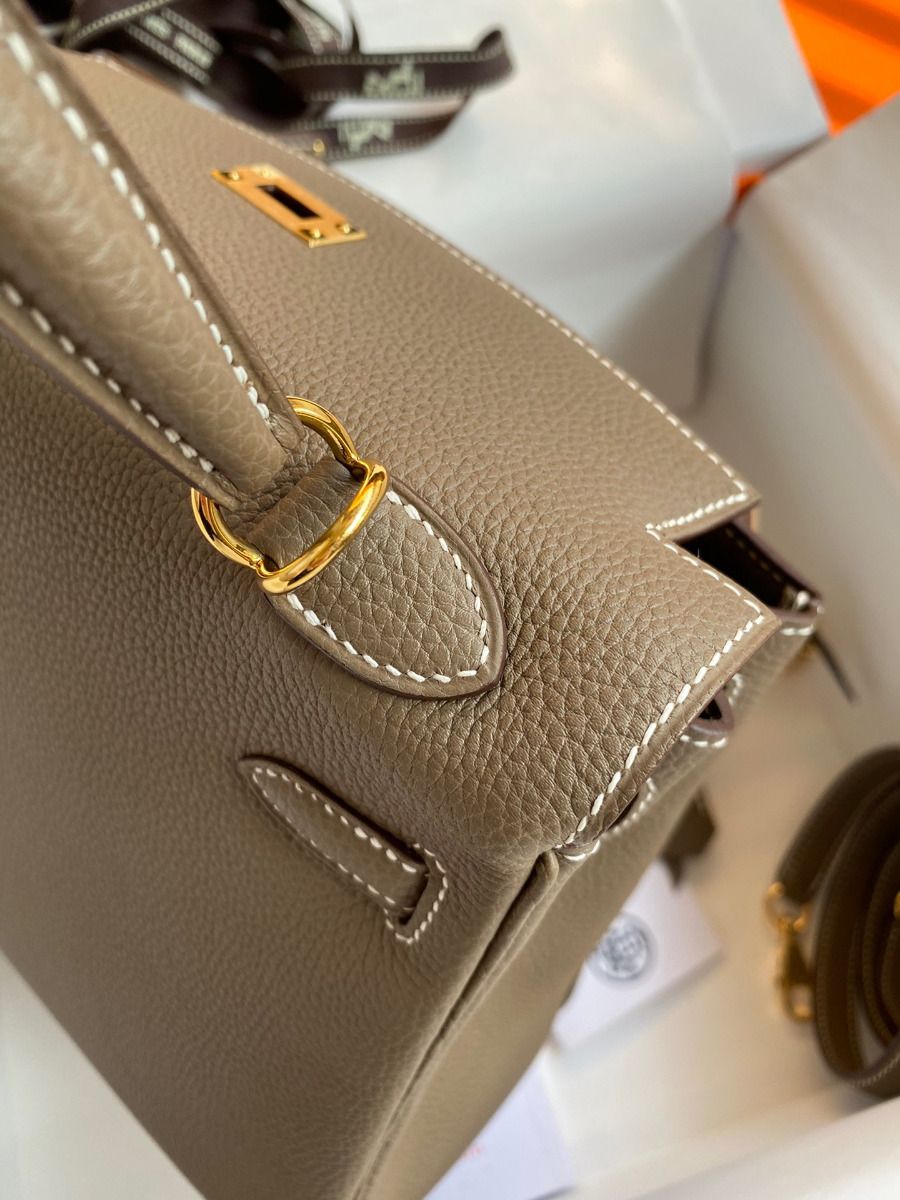 Hermes Kelly Retourne 25 Handmade Bag In Taupe Clemence Leather - Image 10
