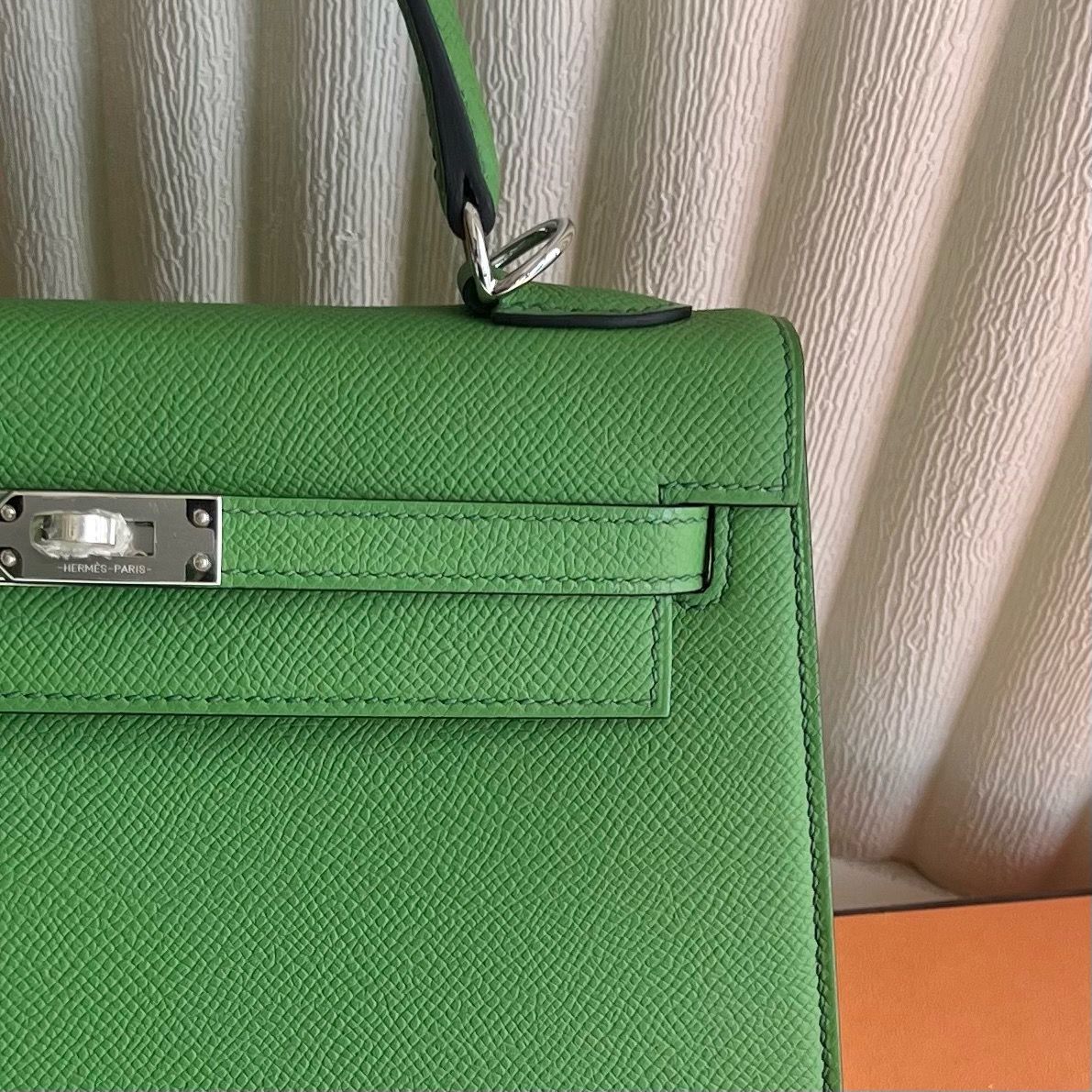 Hermes Kelly Sellier 25 Handmade Bag in Vert Yucca Epsom Calfskin - Image 3