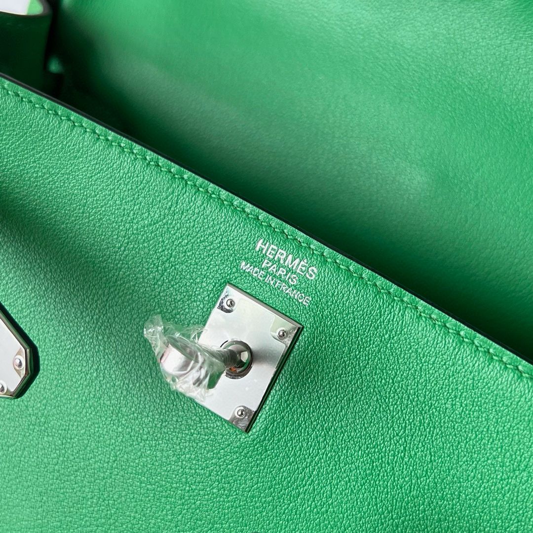 Hermes Kelly Retourne 25 Handmade Bag in Bambou Swift Calfskin - Image 10