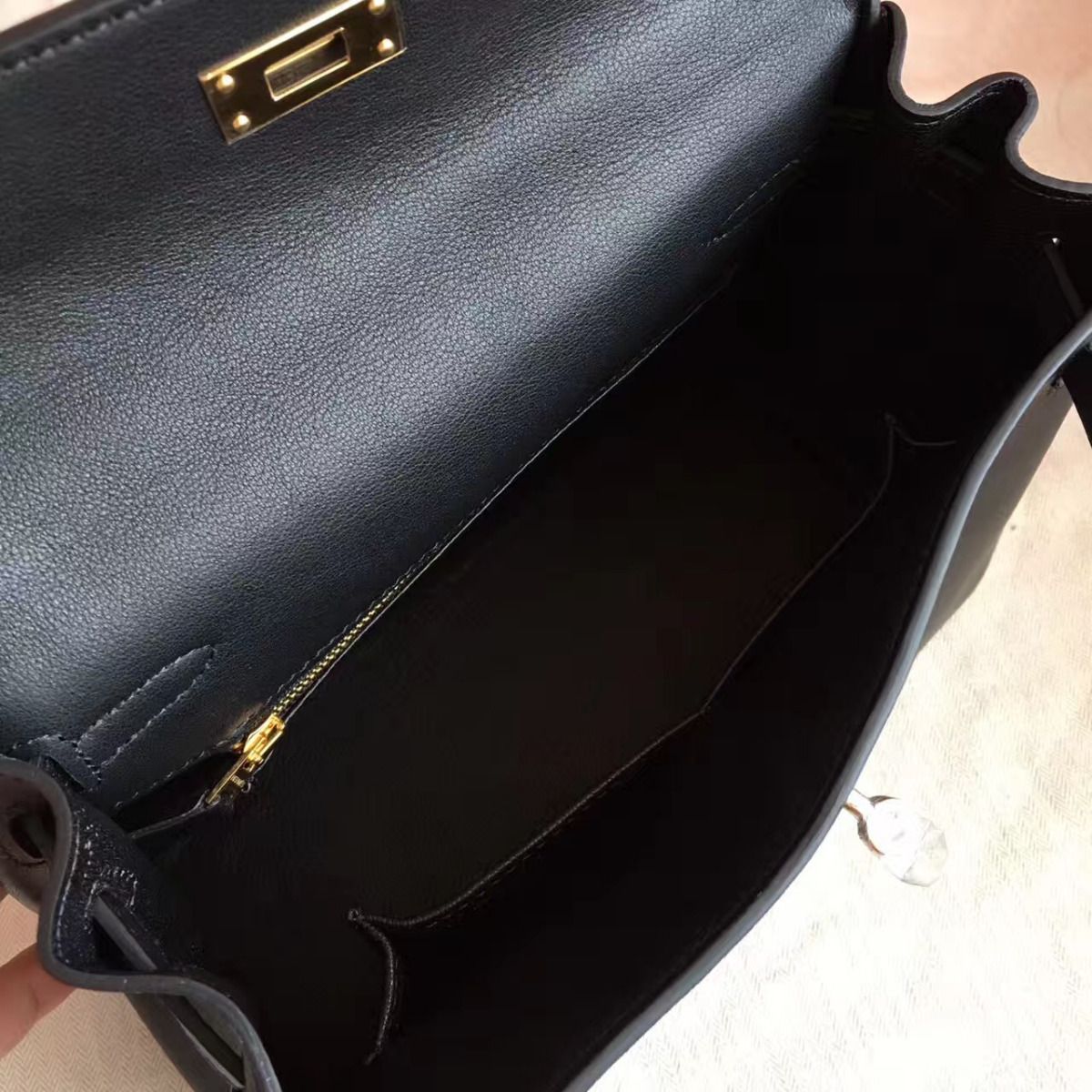 Hermes Kelly 25cm Retourne Handmade Bag In Black Swift Leather - Image 8