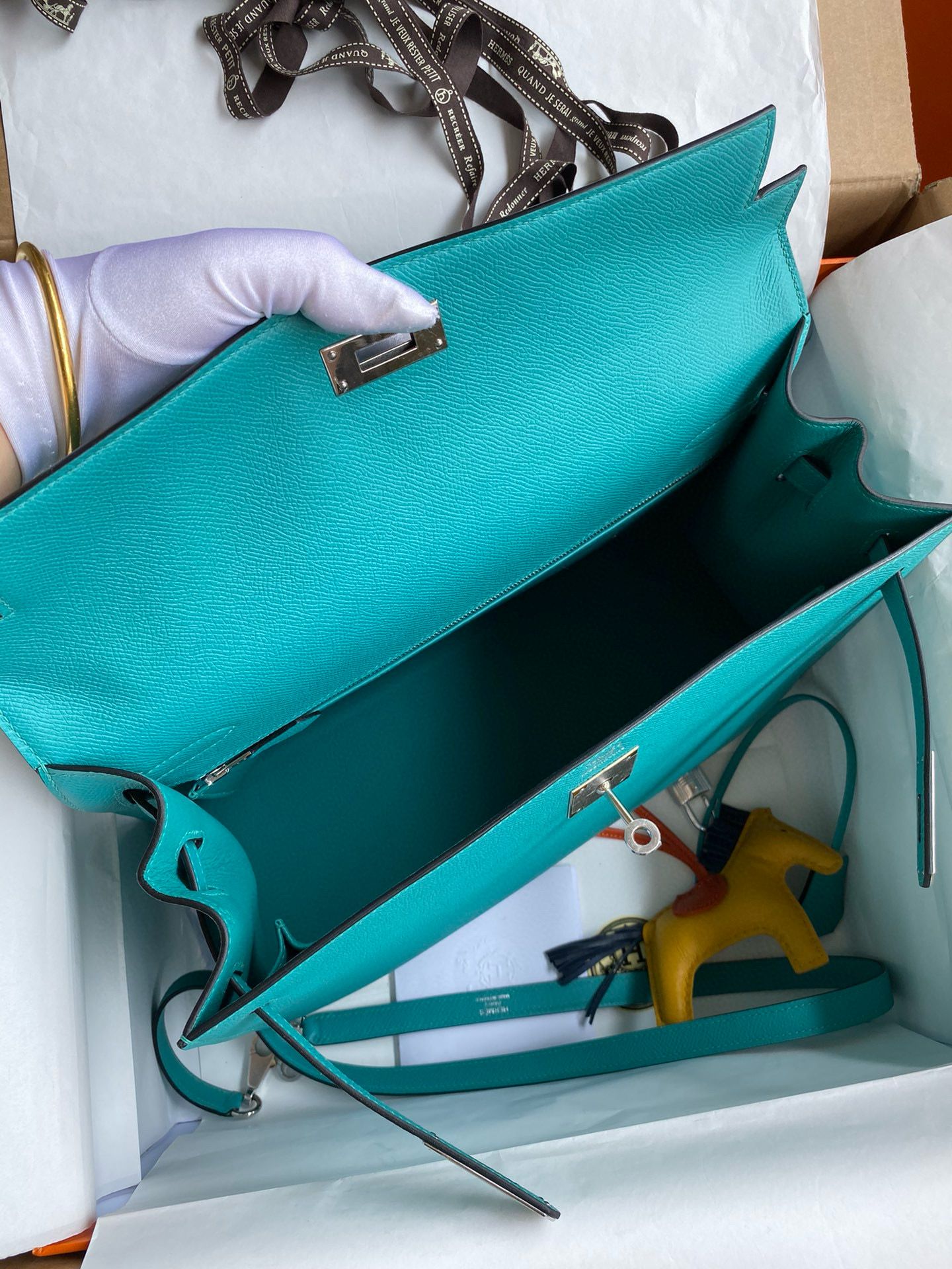 Hermes Kelly Sellier 32 Handmade Bag in Blue Paon Epsom Calfskin - Image 6