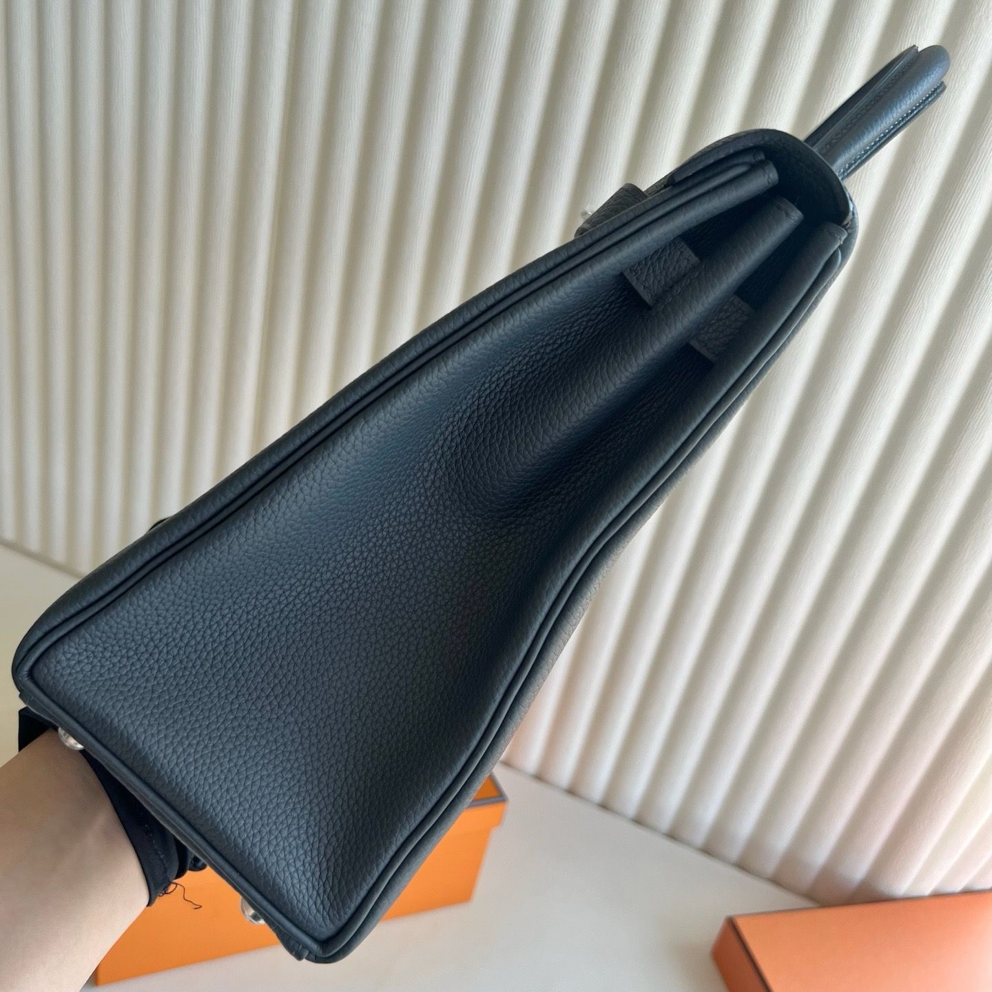 Hermes Kelly Retourne 35 Handmade Bag in Gris Misty Clemence Leather - Image 6