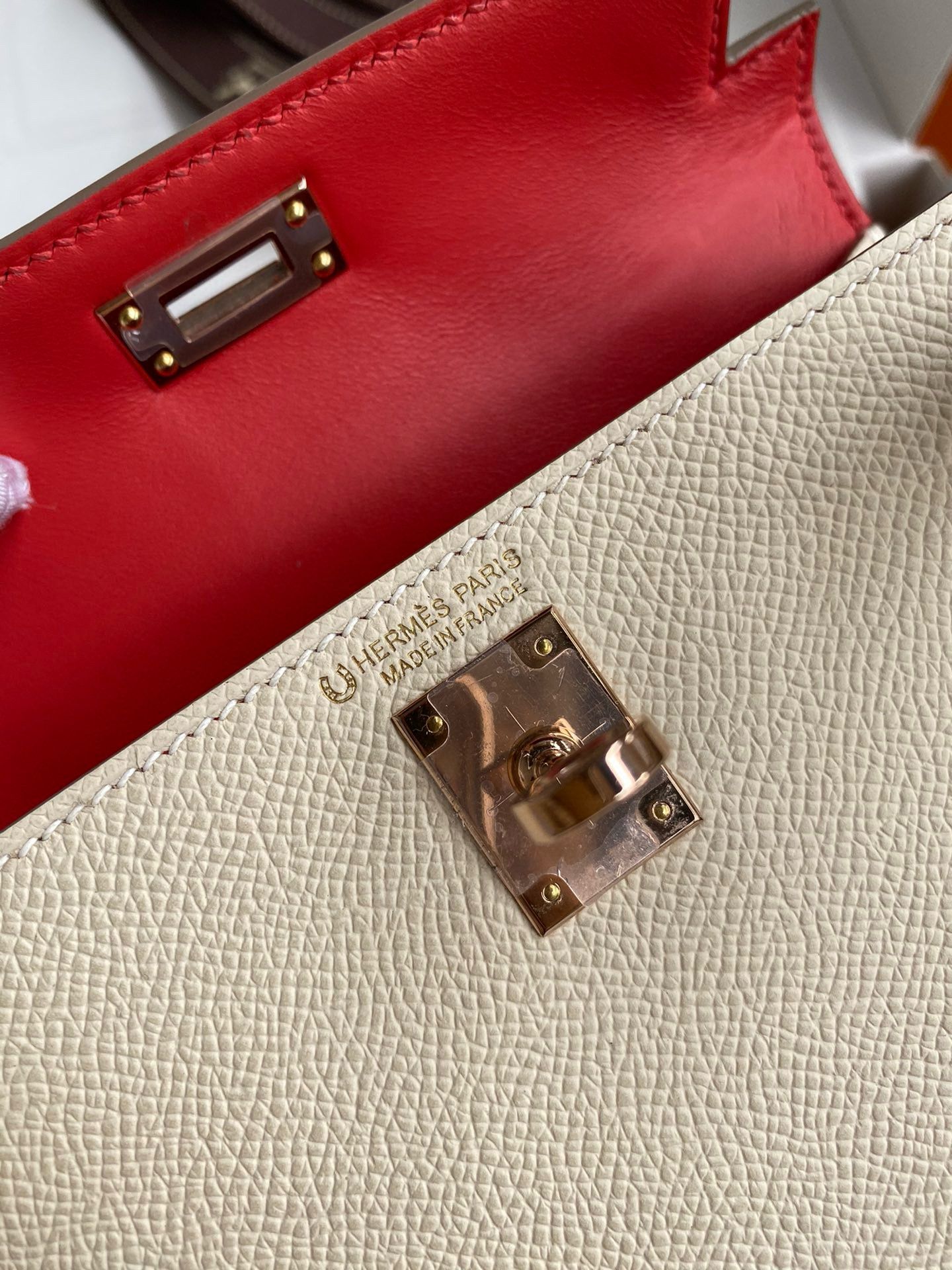 Hermes Kelly Mini II Sellier Verso Handmade Bag in Craie and Red Epsom Calfskin - Image 8