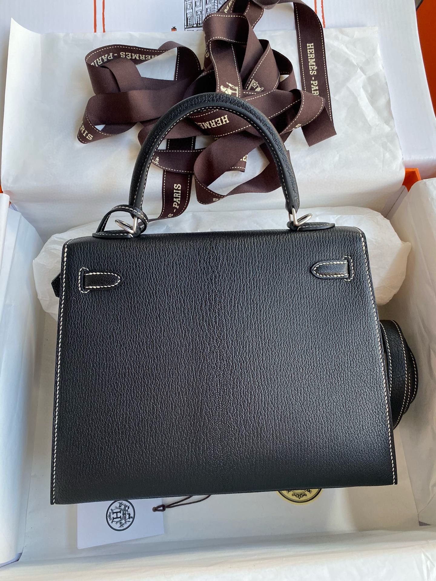 Hermes Kelly Sellier 25 Verso Handmade Bag in Black Mysore Chevre Goatskin - Image 3