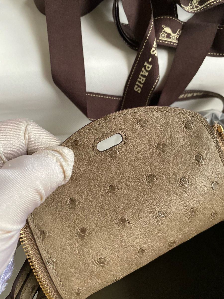 Hermes Mini Lindy Handmade Bag In Taupe Ostrich Leather - Image 10