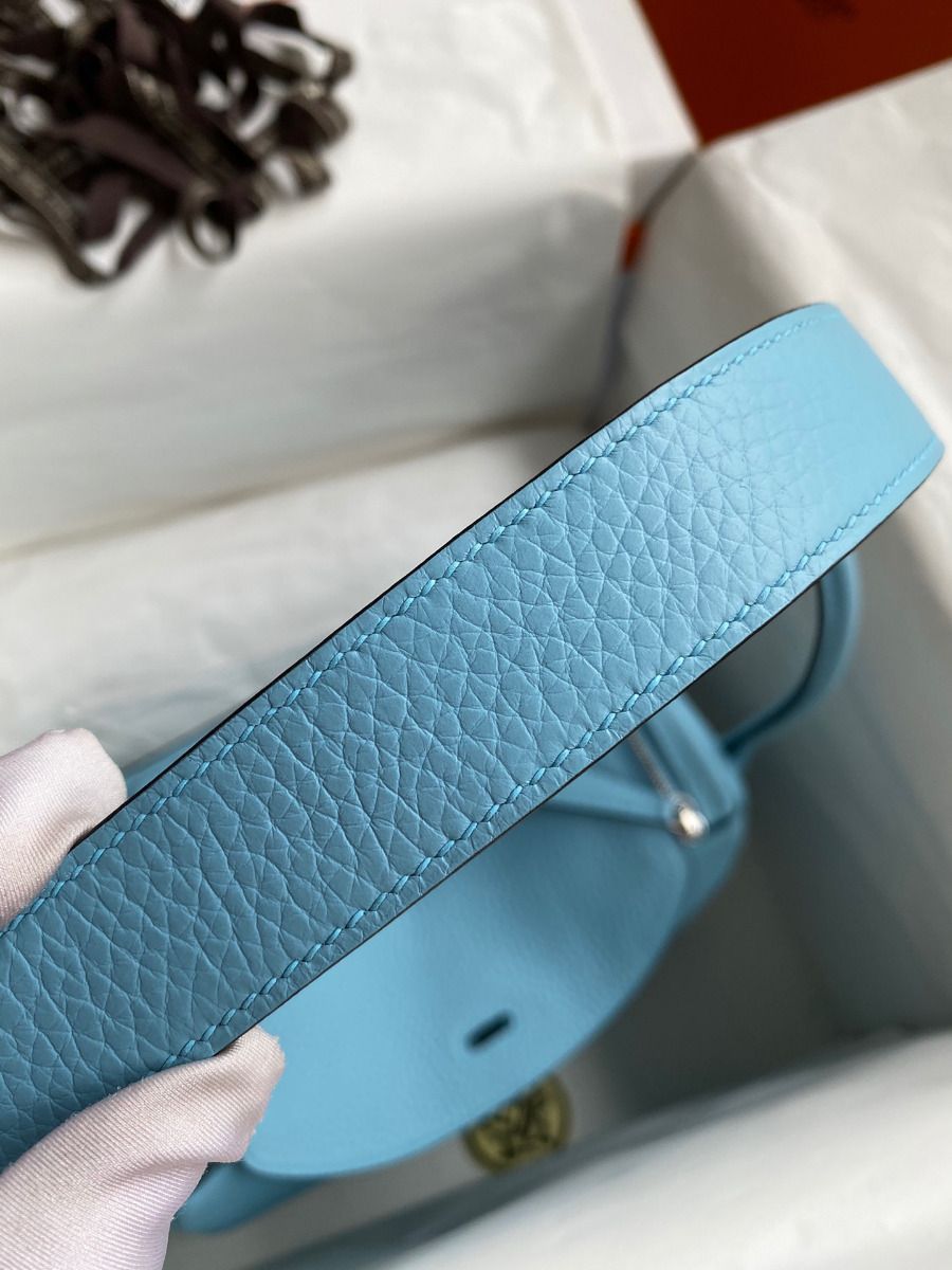 Hermes Lindy 26 Handmade Bag In Blue Atoll Clemence Leather - Image 7