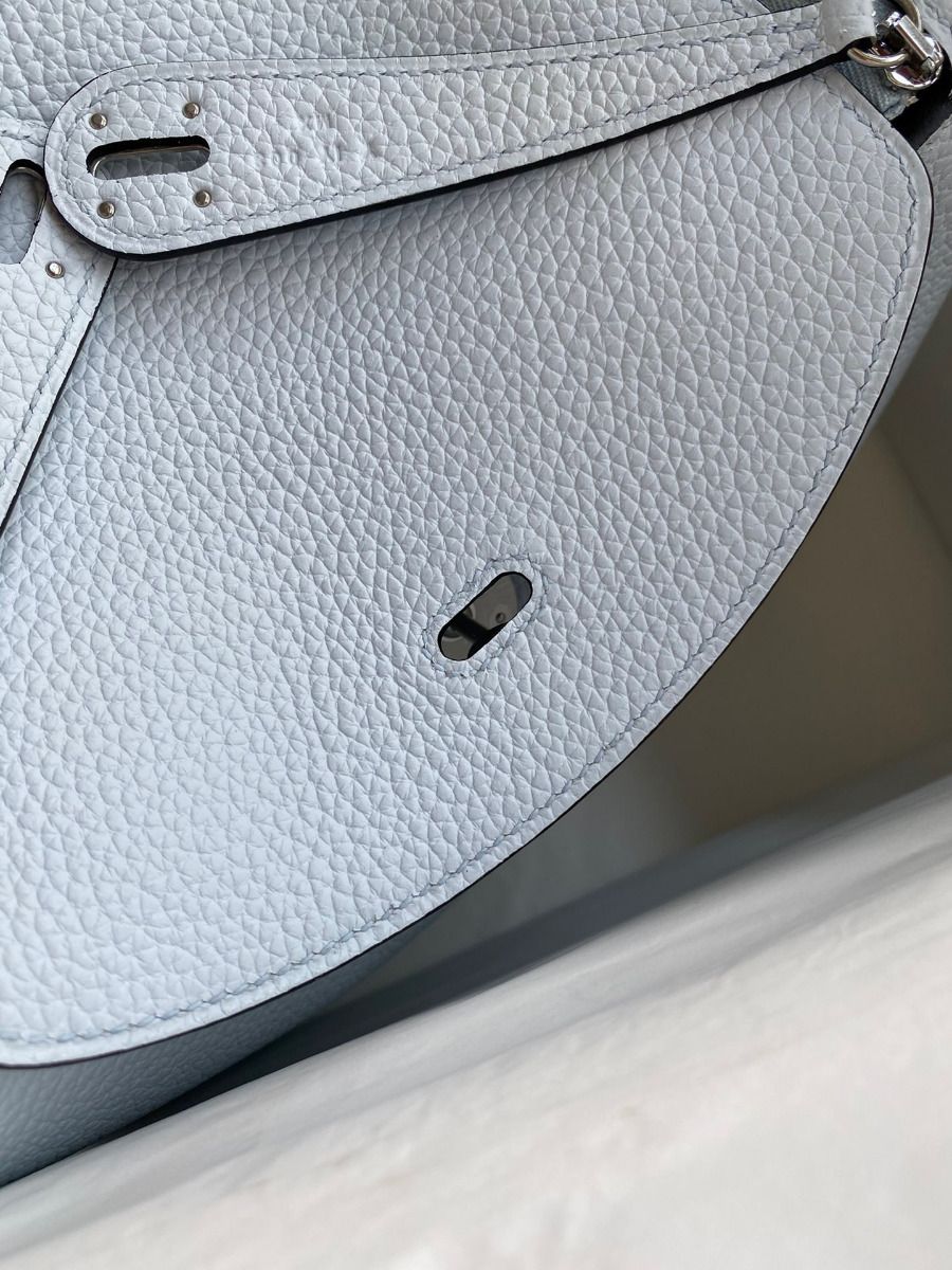 Hermes Lindy 26 Handmade Bag In Blue Brume Clemence Leather - Image 7