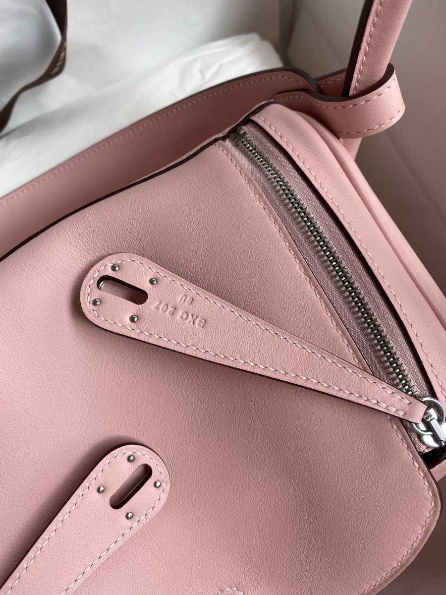 Hermes Lindy 26 Handmade Bag In Rose Sakura Swift Calfskin - Image 6