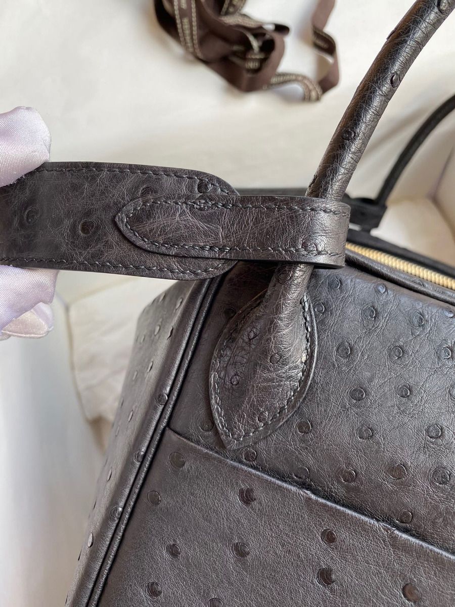 Hermes Lindy 30 Handmade Bag In Black Ostrich Leather - Image 5