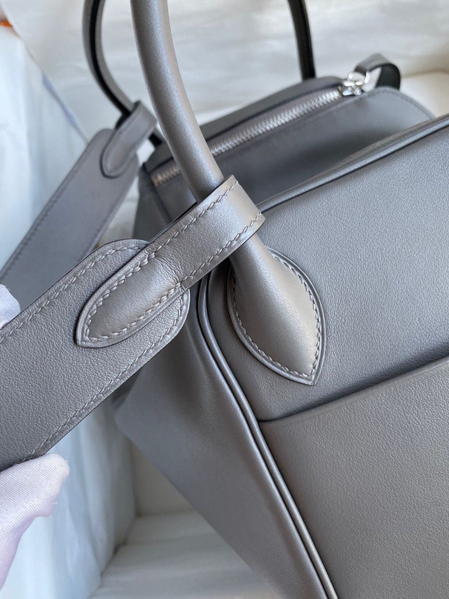 Hermes Lindy 30 Handmade Bag In Grey Swift Calfskin - Image 5