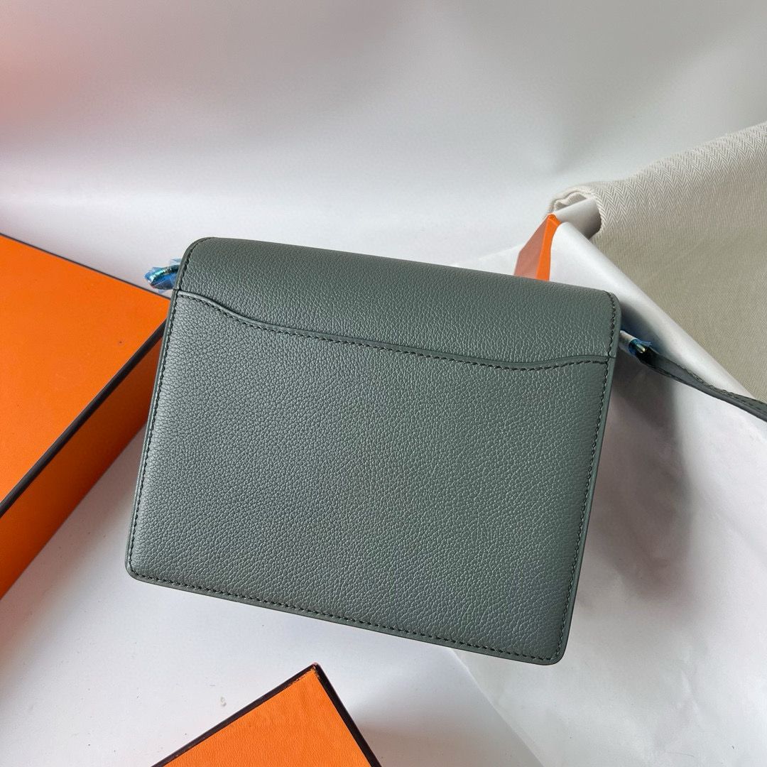 Hermes Roulis Mini 18 Bag in Vert Amande Evercolor Calfskin - Image 6