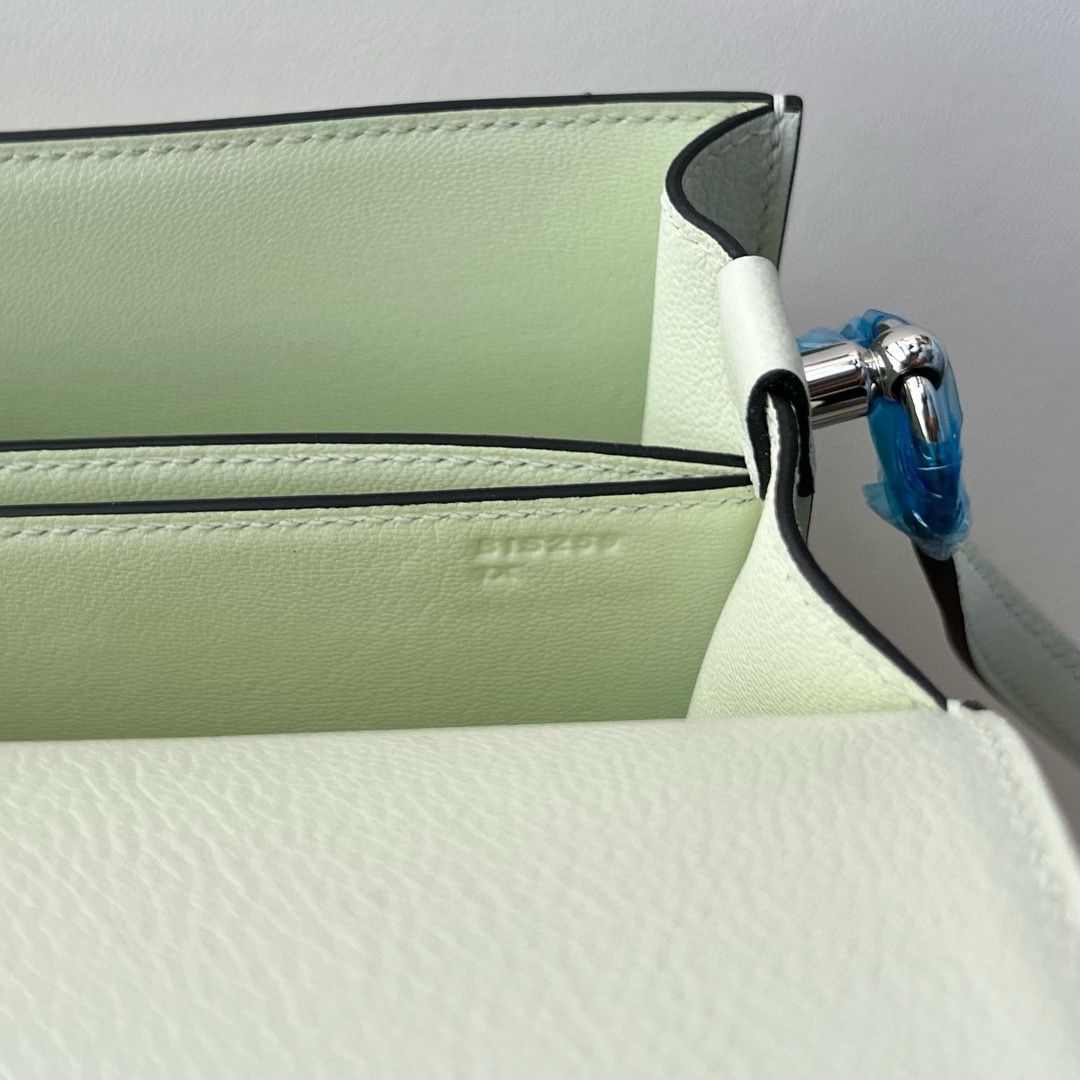 Hermes Roulis Mini 18 Bag in Vert Fizz Evercolor Calfskin - Image 8
